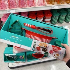 New 22-Piece Cooking Basic Dinnerware Set from pillowfort